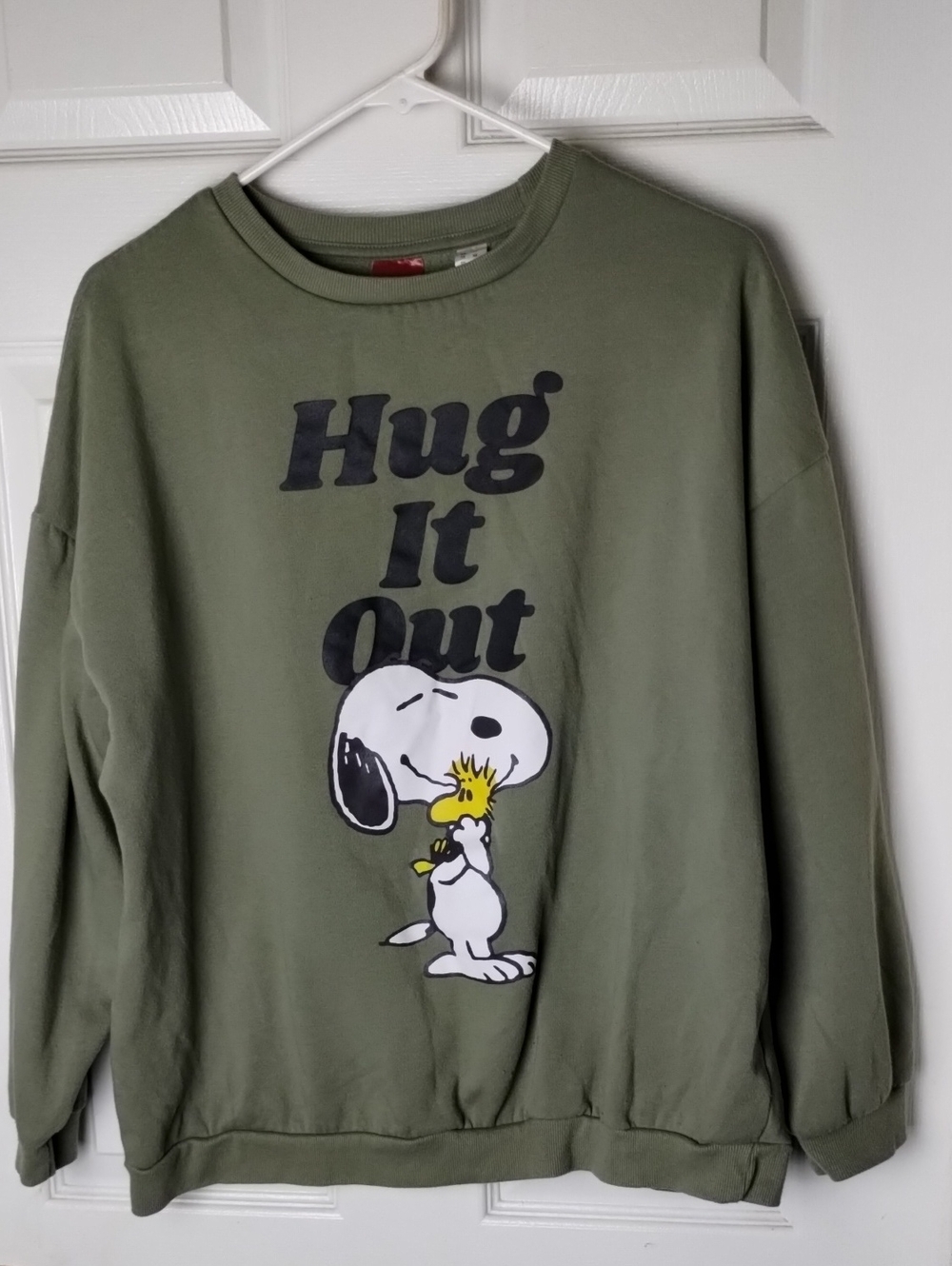 Peanuts Snoopy Olive Green Crewneck Sweatshirt "Hug It Out" Medium